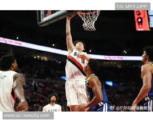 余嘉豪社媒热议杨瀚森NBA首扣篮瞬间引发球迷热烈讨论